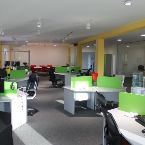 Kancelarijski stolovi Content Insights Novi Sad